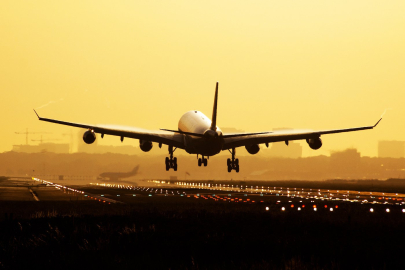 «Заминированный» самолет сел в аэропорту Узбекистана