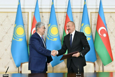 Токаев поздравил народ Азербайджана с Днем Независимости